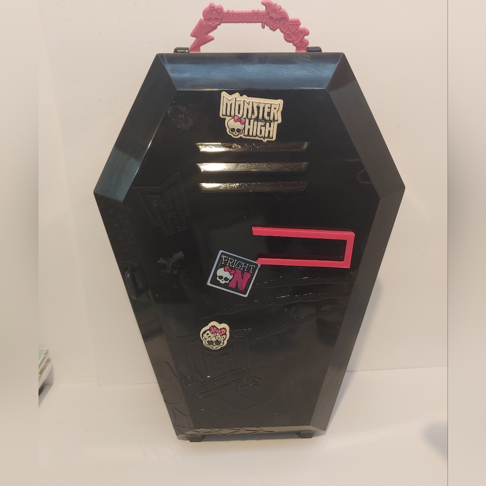 Monster High Draculaura Coffin Locker First Wave